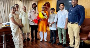 Member of Parliament and Ex Independent Director of STC Shri. Bhim Singh being felicitated by CMD alongwith members of STC Board